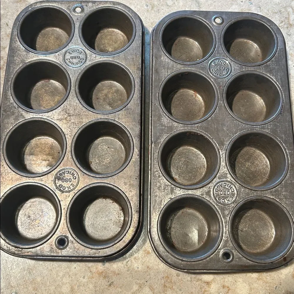 Five piece mini cupcake, mini scones, mini tart pans e USA made Nordic ware Echo